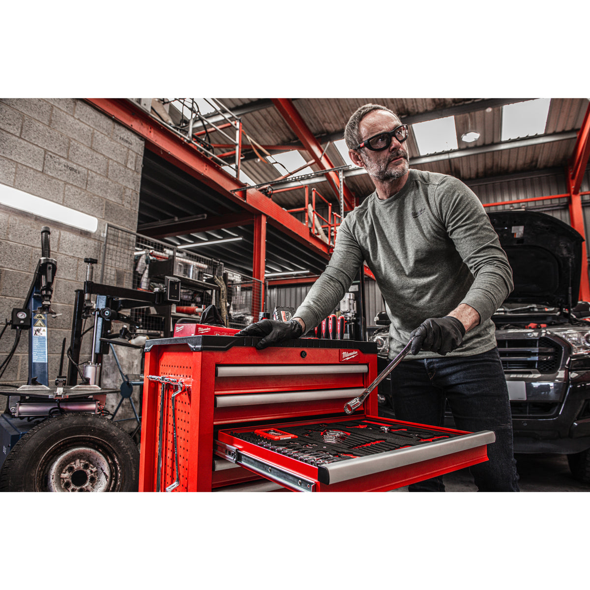Milwaukee Carro de herramientas con 7 cajones TOOLGUARD™ de 69cm — imagen 3
