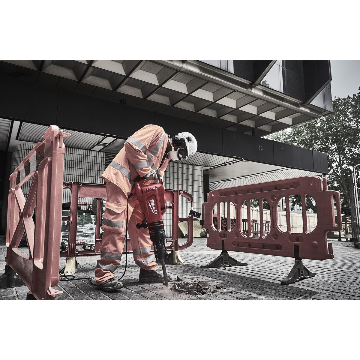 Milwaukee Martillo demoledor de 15kg, 2100W, AVS, K-Hex 28mm, 39J de energía de impacto K1528H — imagen 2