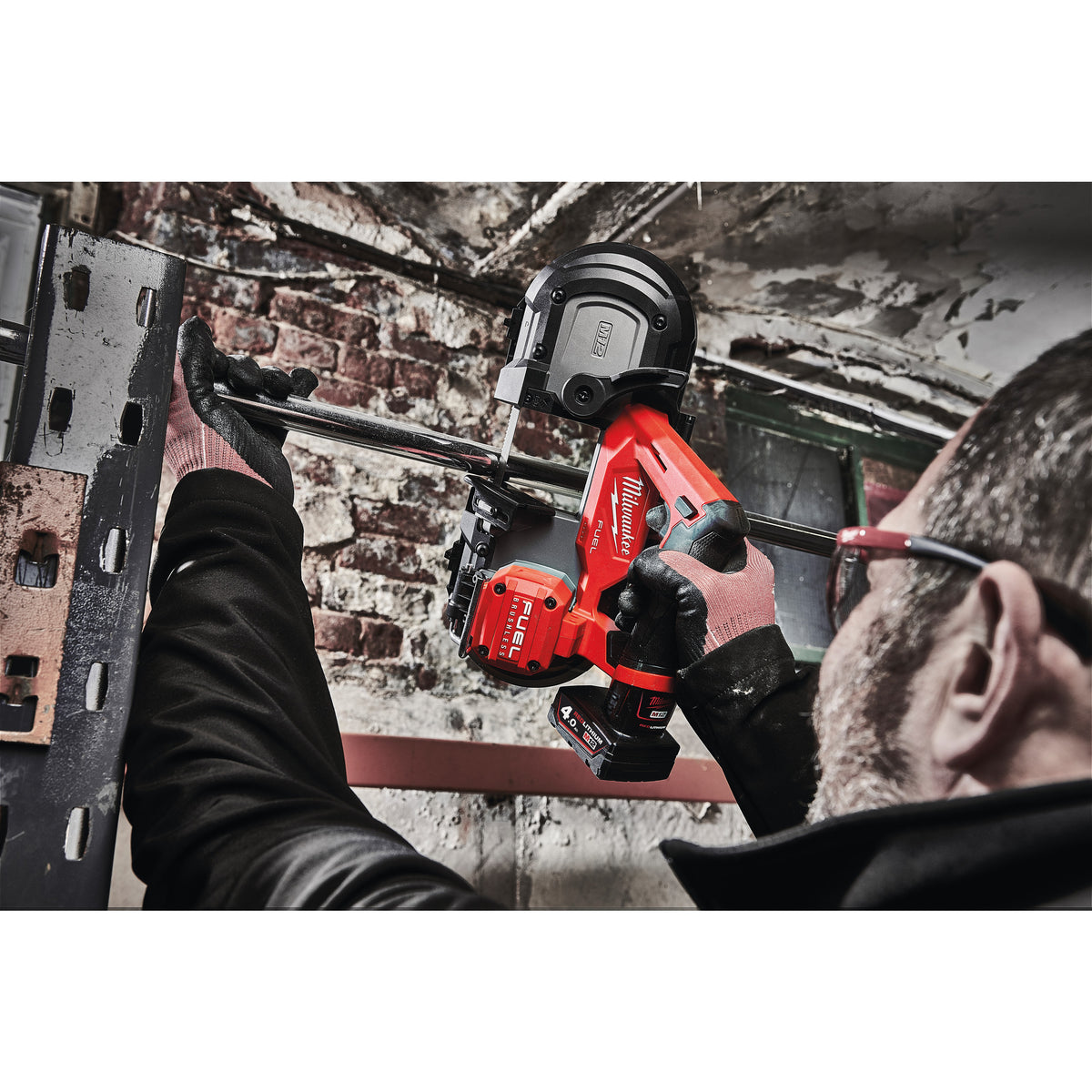 Milwaukee Sierra de banda subcompacta M12 FUEL™, capacidad de corte 64mm M12FBS64-402C — imagen 3