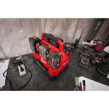 Milwaukee Cargador multipuerto rápido M18™ PACKOUT™, 6 puertos de carga secuencial M18PC6 — imagen 2