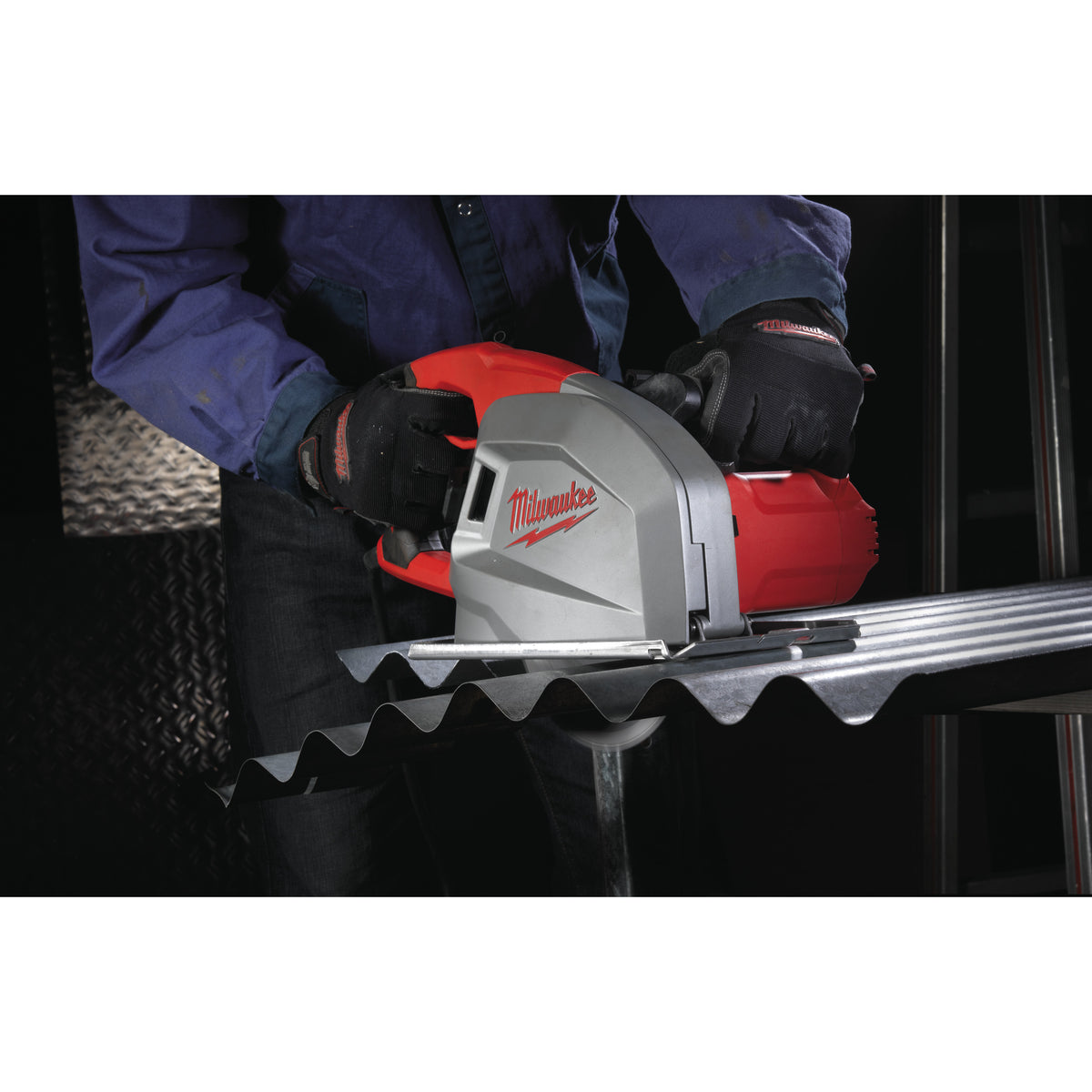 Milwaukee Sierra circular para metal de 1800W, 4000rpm, diámetro del disco 203mm MCS66 — imagen 2