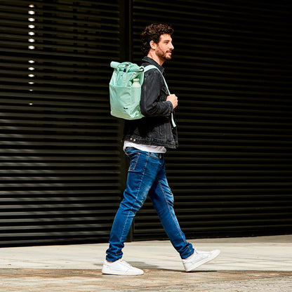 Mochila urbana con cierre superior enrollable 10 l. serie 1918, verde