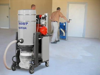 Aspirador industrial trifásico Nilfisk T40W L100 V400 H60