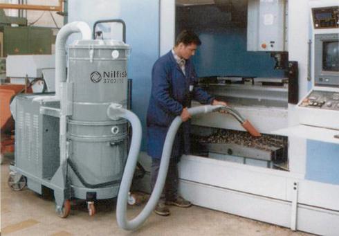 Aspirador industrial trifásico Nilfisk 3707/10 AD SE PBS