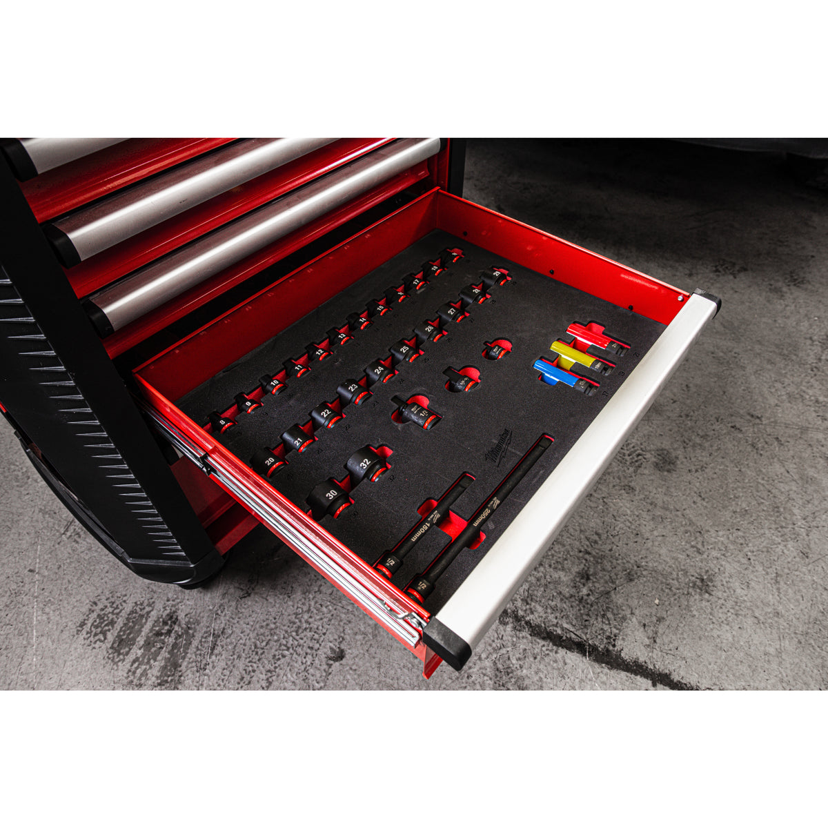 Milwaukee Carro de herramientas con 7 cajones TOOLGUARD™ de 78cm premium — imagen 2