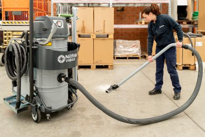 Aspirador industrial a batería Nilfisk VHB 436 2 BATERIAS