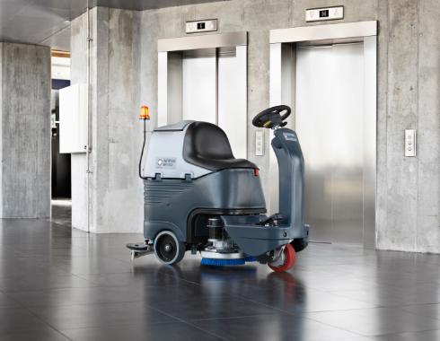 Fregadora de conductor sentado Nilfisk BR 752 CON CARGADOR