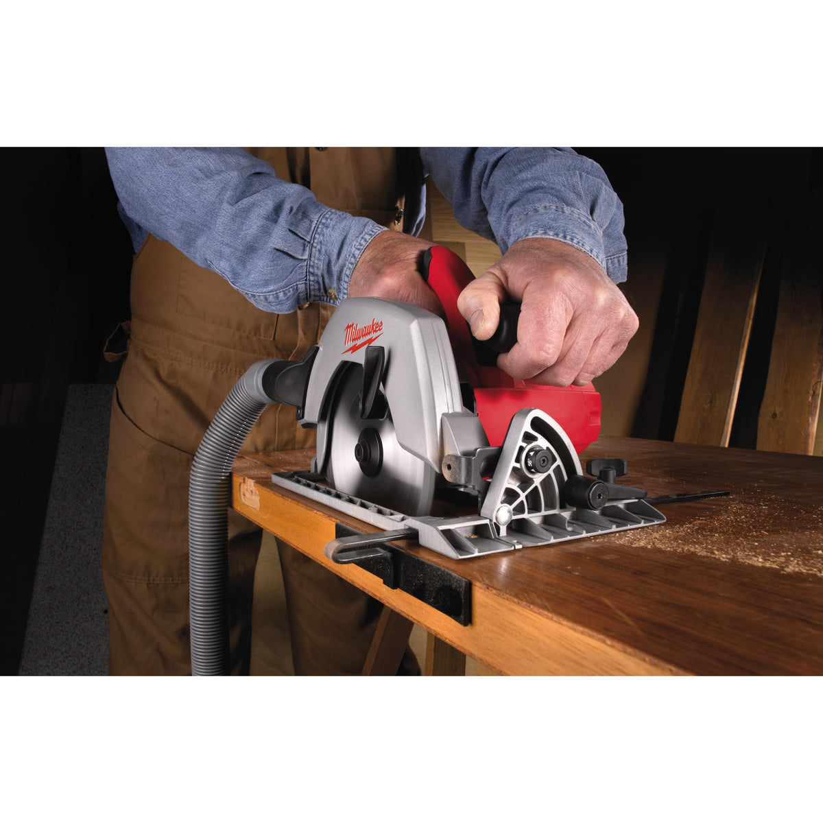 Milwaukee Sierra circular de 1600W, 5800rpm, diámetro del disco 184mm CS60 — imagen 2