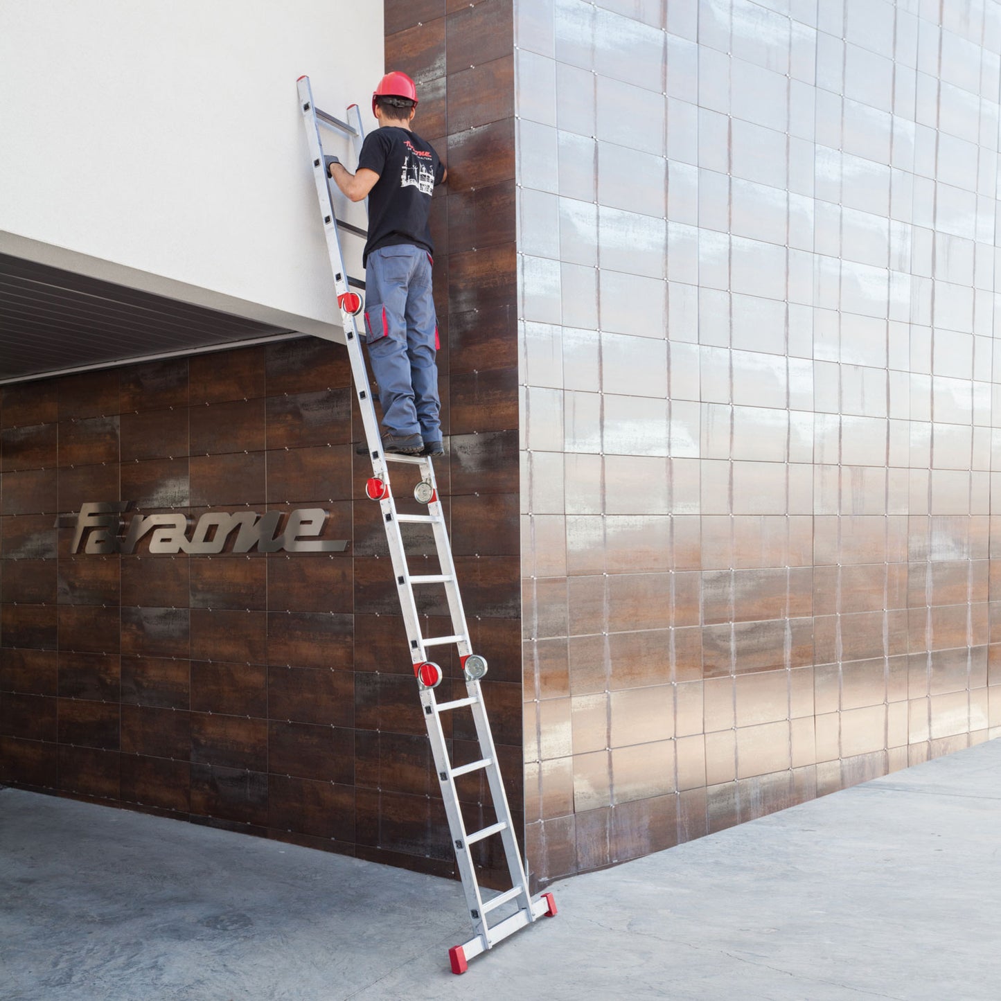 EA614 | Escalera articulada multiuso en aluminio