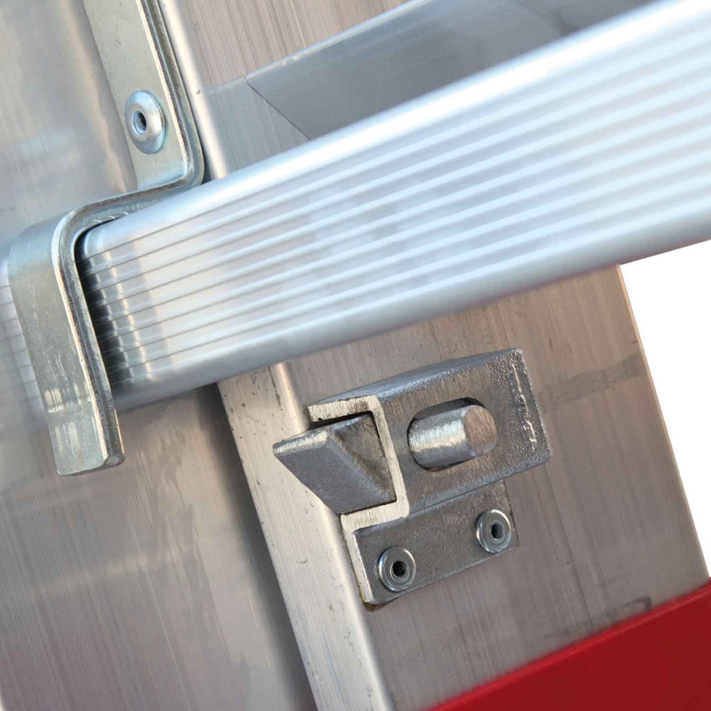 EN1400 | Escalera multiuso de 2 tramos con peldaños cómodos