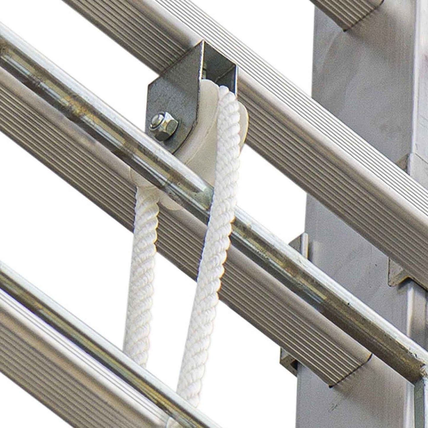 EN200 | Escalera de aluminio extensible con cuerda