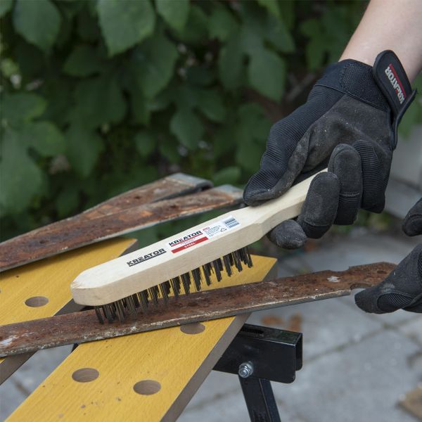 Stahlbürste 4 Reihen mit Holzgriff