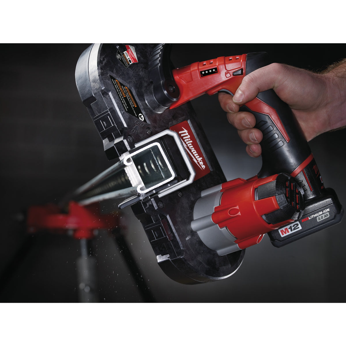 Milwaukee Sierra de banda subcompacta M12™, capacidad de corte 41x41mm M12BS-402C — imagen 2