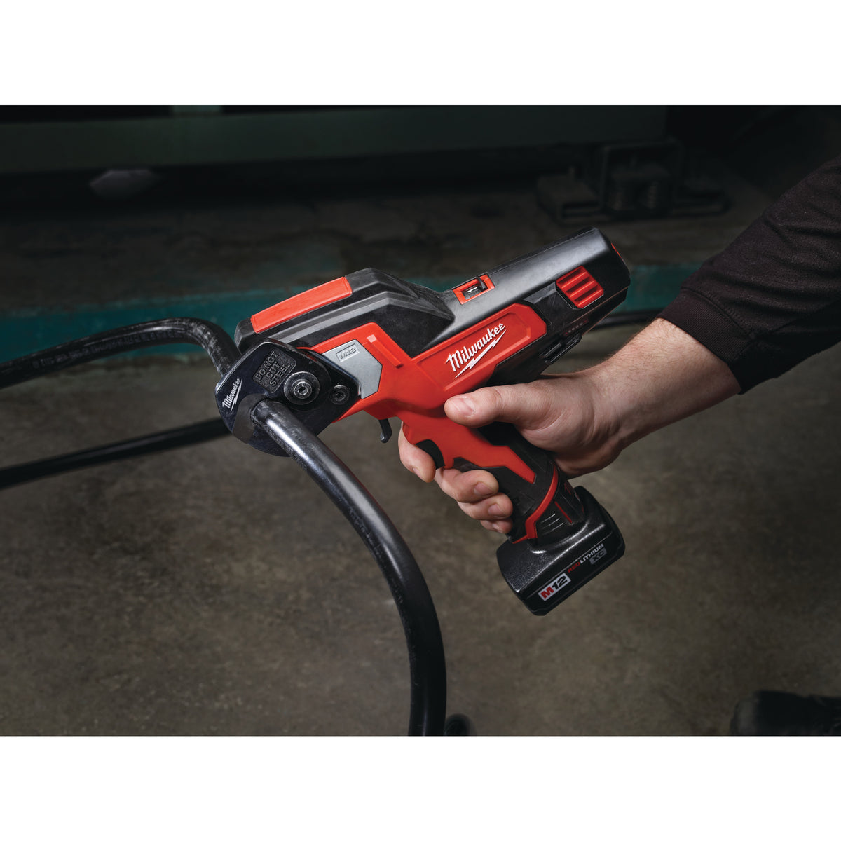 Milwaukee Cortadora de cable subcompacta M12™, máxima capacidad de corte 32mm M12CC-0 — imagen 2