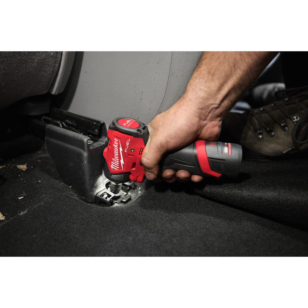 Milwaukee Llave de impacto supercompacta M12 FUEL™, recepción 1/4" con anillo de fricción M12FSCIWF14-252X — imagen 2
