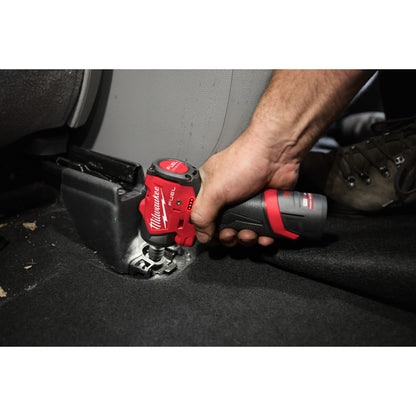 Milwaukee Llave de impacto supercompacta M12 FUEL™, recepción 1/4" con anillo de fricción M12FSCIWF14-252X — imagen 2