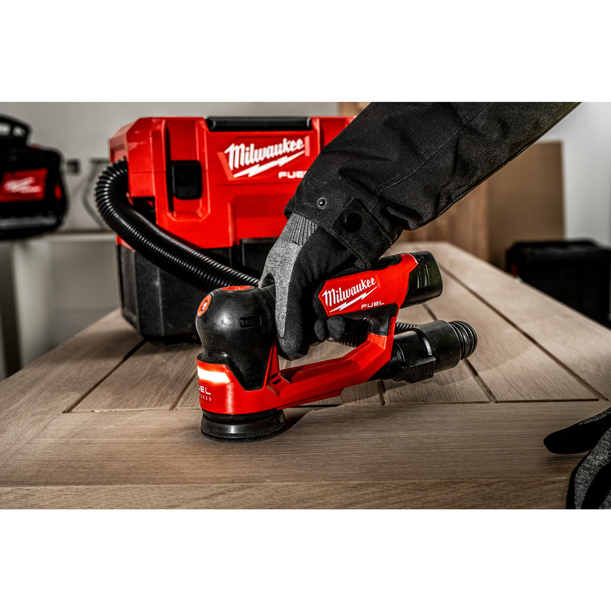 Milwaukee Lijadora de rotorbital subcompacta M12 FUEL™, con plato de 75mm y velocidad variable M12FSDR75-202B