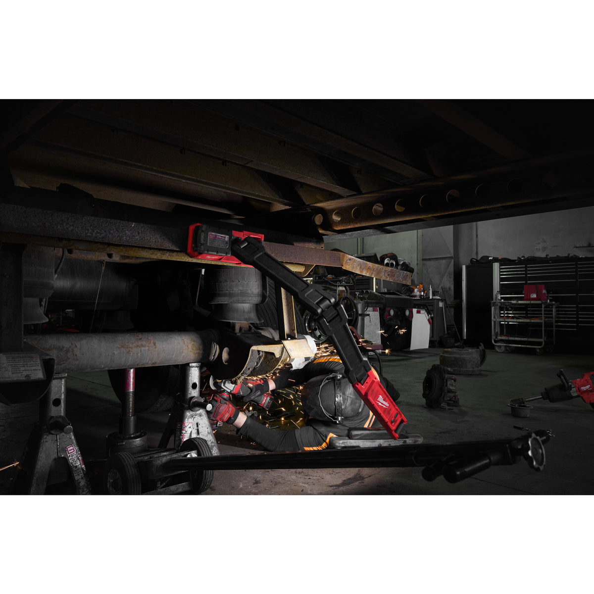 Milwaukee Linterna de área LED con brazo articulado M18™ M18ABL-0 — imagen 3