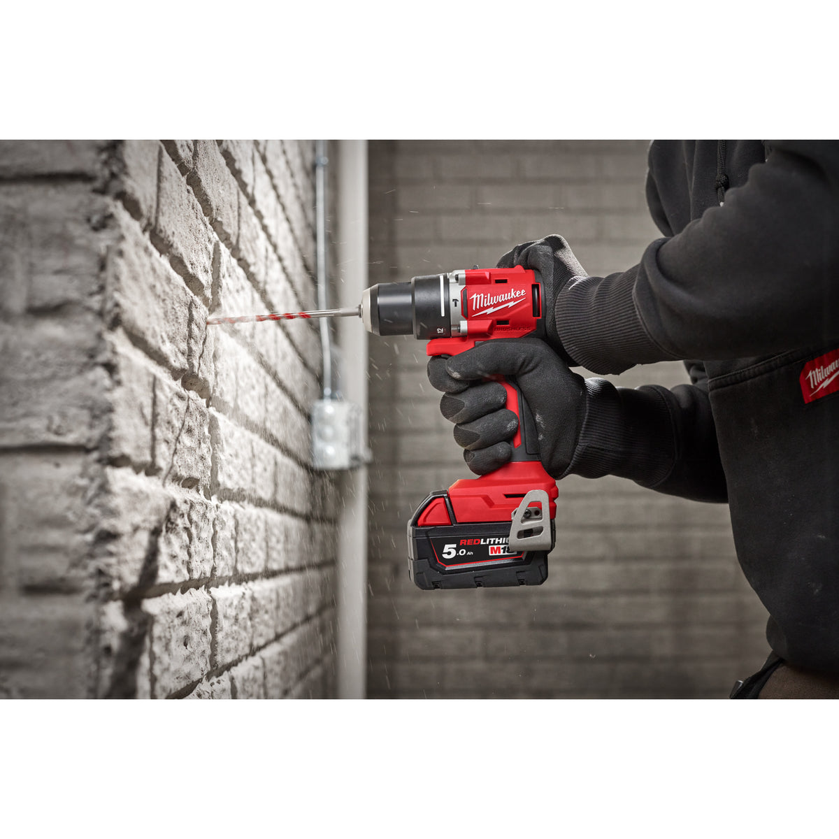 Milwaukee Taladro percutor compacto sin escobillas M18™, 2 velocidades, par máximo 60,5Nm M18BLPDRC-422C — imagen 2