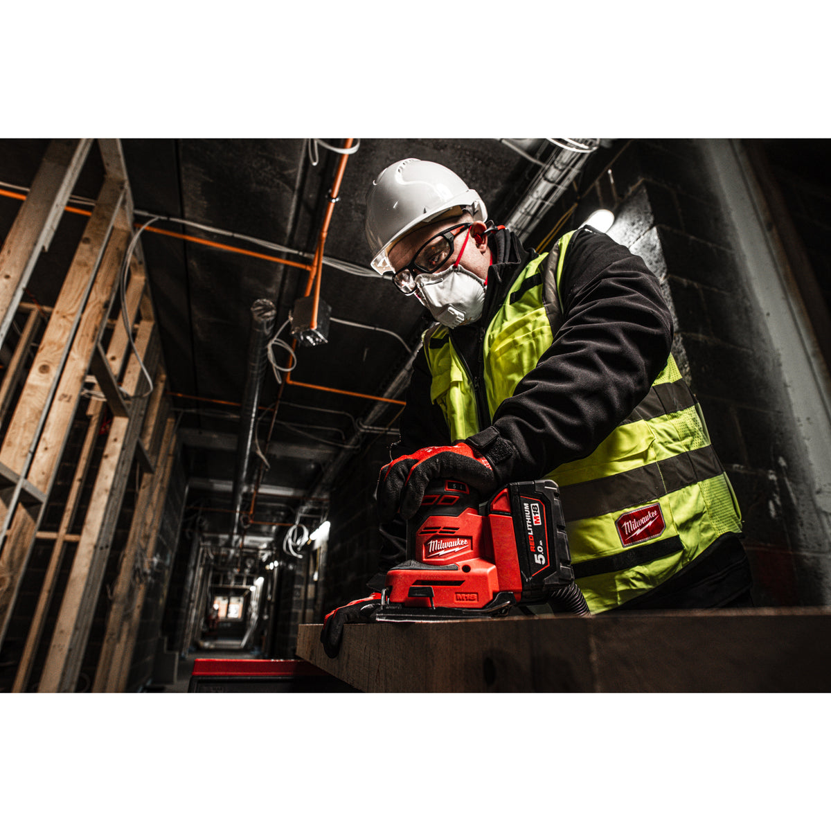Milwaukee Lijadora orbital M18™, tamaño de lija 113x104mm, 11,000-13.000rpm, 1 M18BQSS-502B