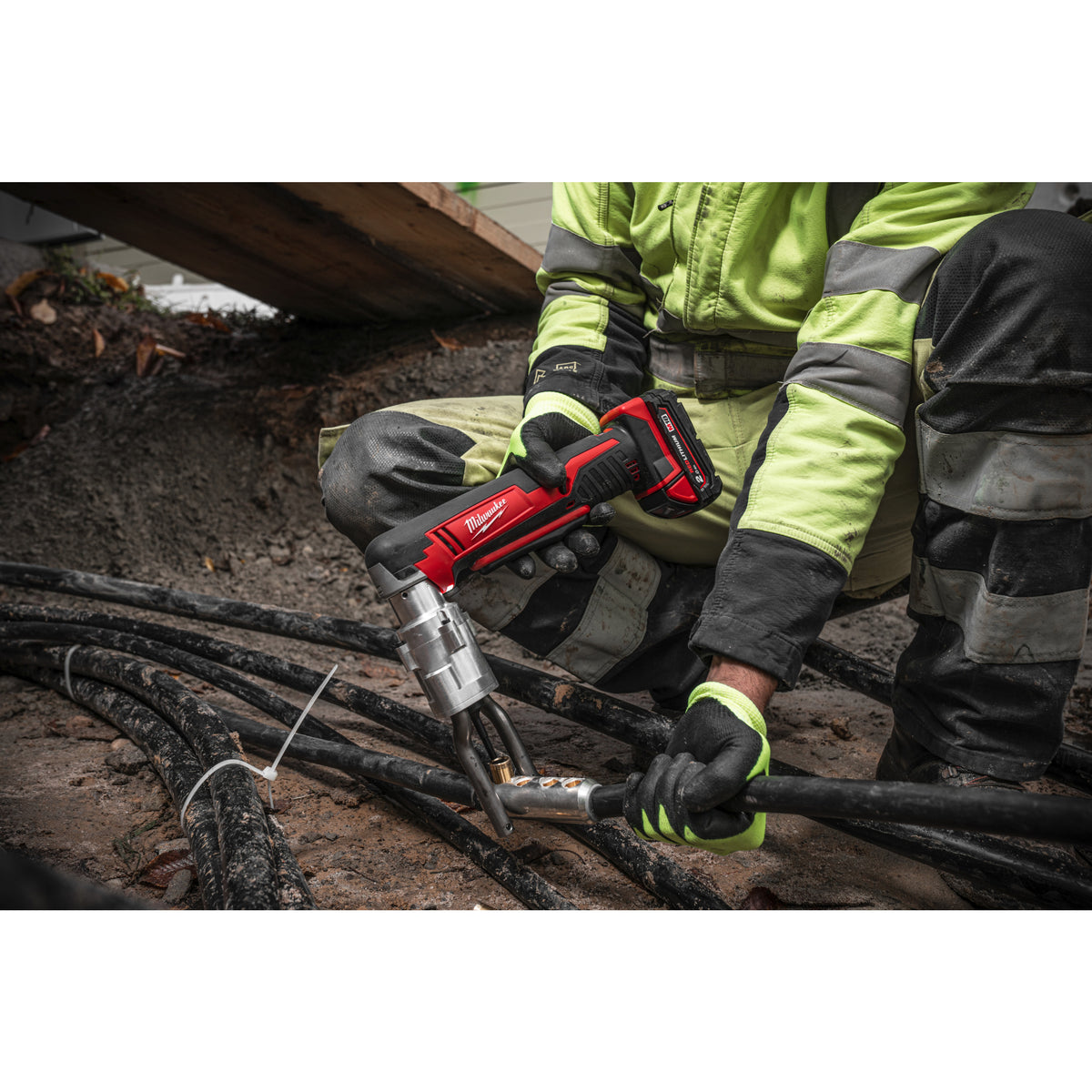 Milwaukee Crimpadora para conectores de seguridad M18™, par máximo 100Nm M18BSBT-0X — imagen 2