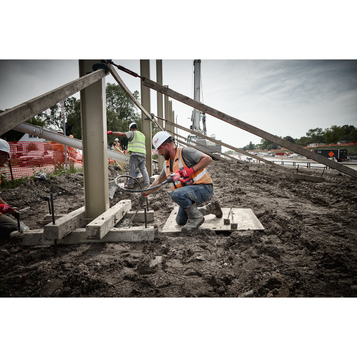 Milwaukee Vibrador de hormigón de aguja M18 FUEL™, manguera de 2,4m, aguja cuadrada de 25mm M18FCVN24-0 — imagen 3