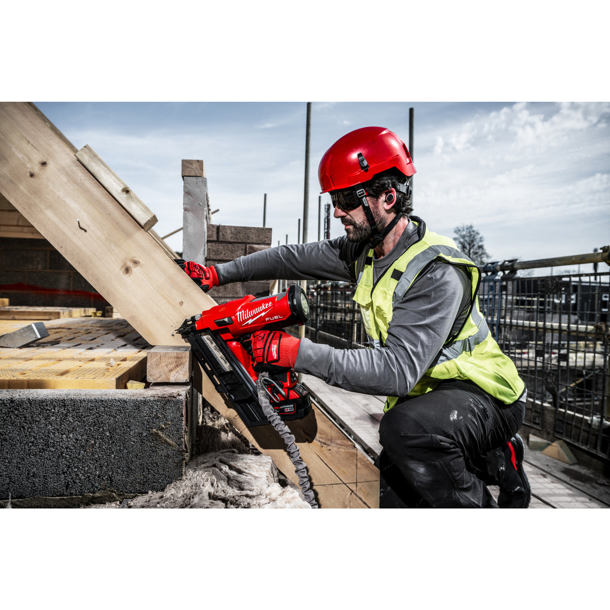Milwaukee Clavadora de estructuras M18 FUEL™, cargador a 30°, diámetro clavo 2,9-3,32mm M18FFN-0C — imagen 2
