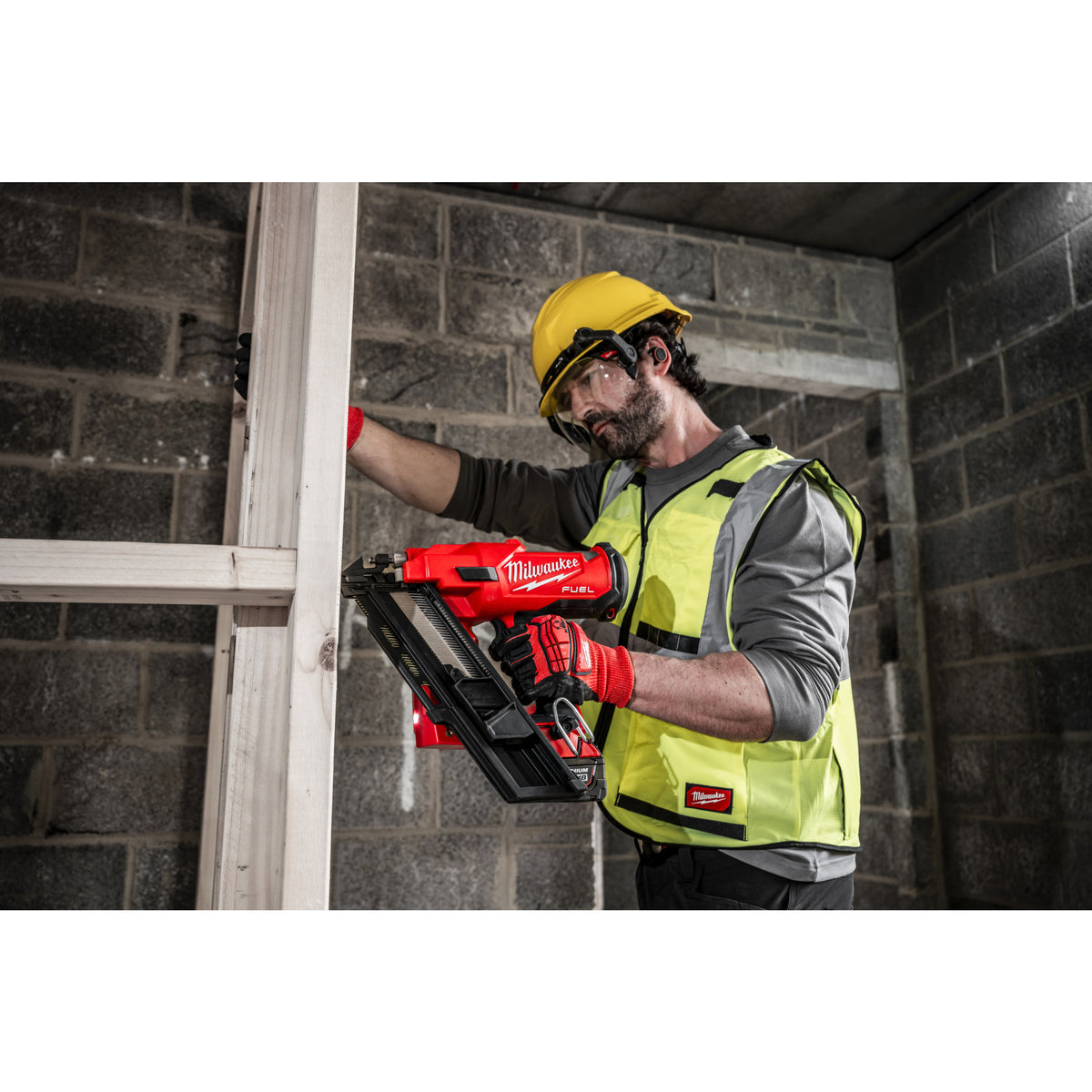 Milwaukee Clavadora de estructuras M18 FUEL™, cargador a 30°, diámetro clavo 2,9-3,32mm M18FFNS-502C — imagen 2