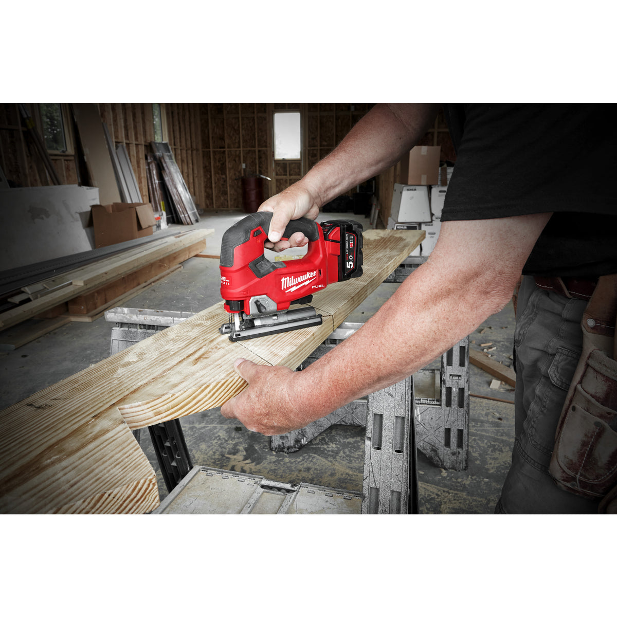 Milwaukee Sierra de calar con empuñadura cerrada M18 FUEL™, capacidad máxima en madera 135mm M18FJS-502X — imagen 2