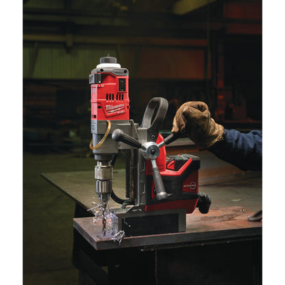 Milwaukee Taladro magnético con imán permanente M18 FUEL™, potencia magnética de 8890N M18FMDP-502C — imagen 3