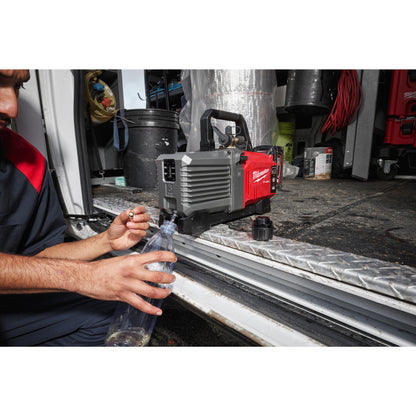 Milwaukee Bomba de vacío M18 FUEL™, 5cfm (8,5m³/h), vacío máximo 25 micrones M18FVP5-0 — imagen 3