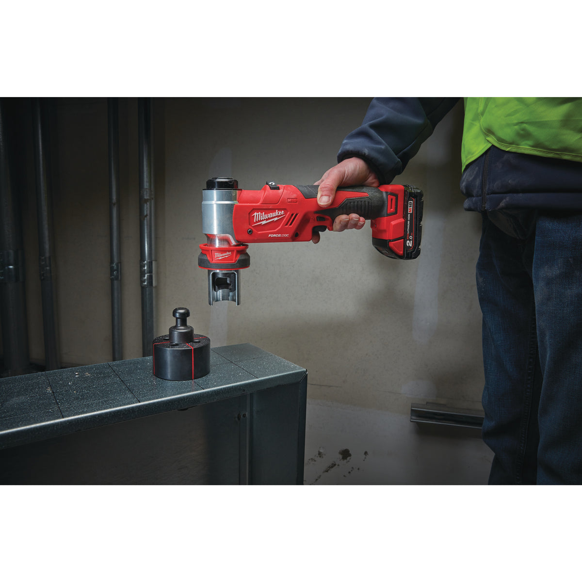 Milwaukee Sacabocados hidráulico M18™ FORCE LOGIC™, fuerza de punzonado 60kN M18HKP-201C — imagen 3
