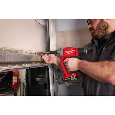 Milwaukee Remachadora de pernos de collar M18 FUEL™ ONE-KEY™, capacidad 4,8 y 6,4mm M18ONEFLT-0X — imagen 2