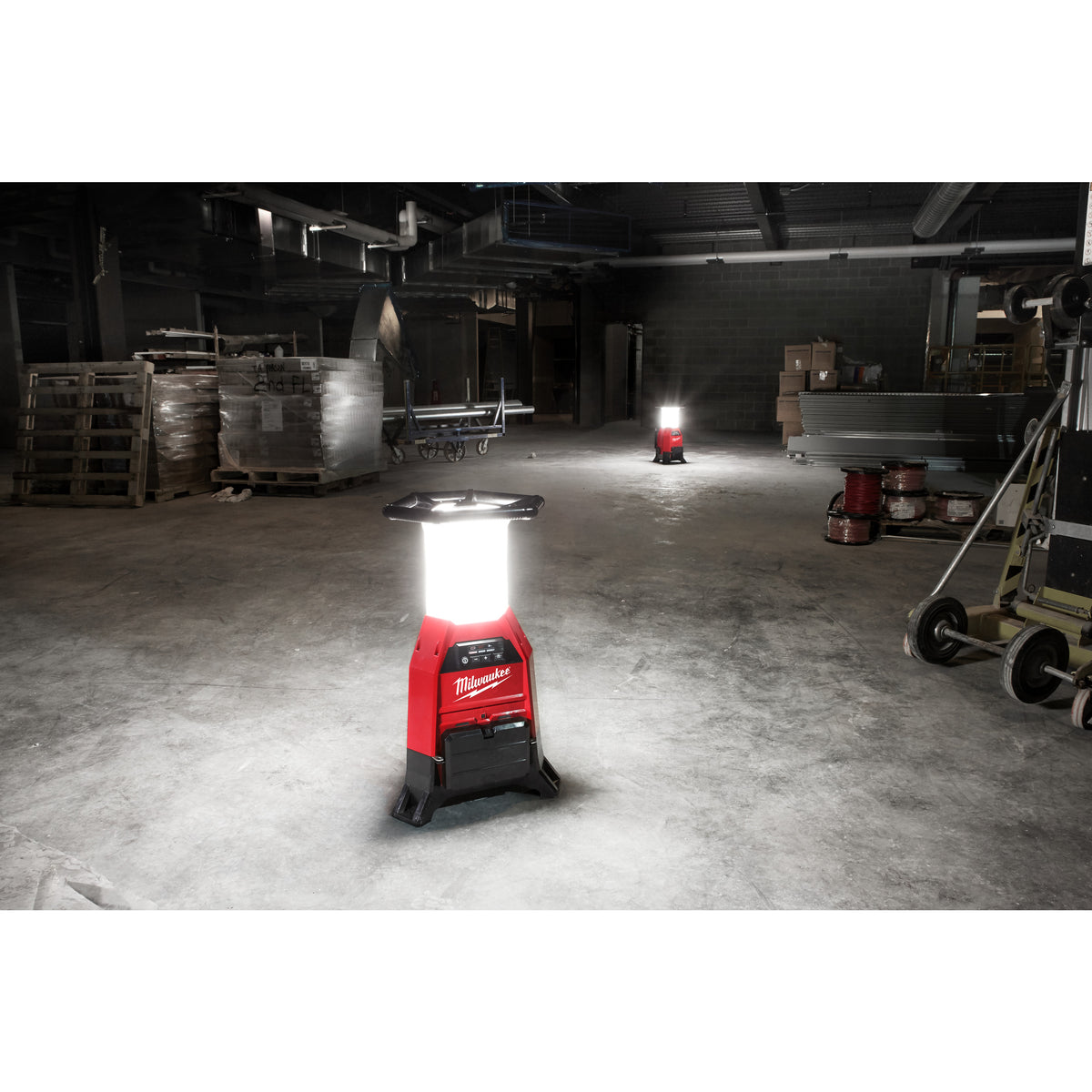 Milwaukee Luz área compacta híbrida LED M18™ ONE-KEY™ TRUEVIEW™, protección IP54, híbrido AC/DC M18ONESLDP-0 — imagen 2