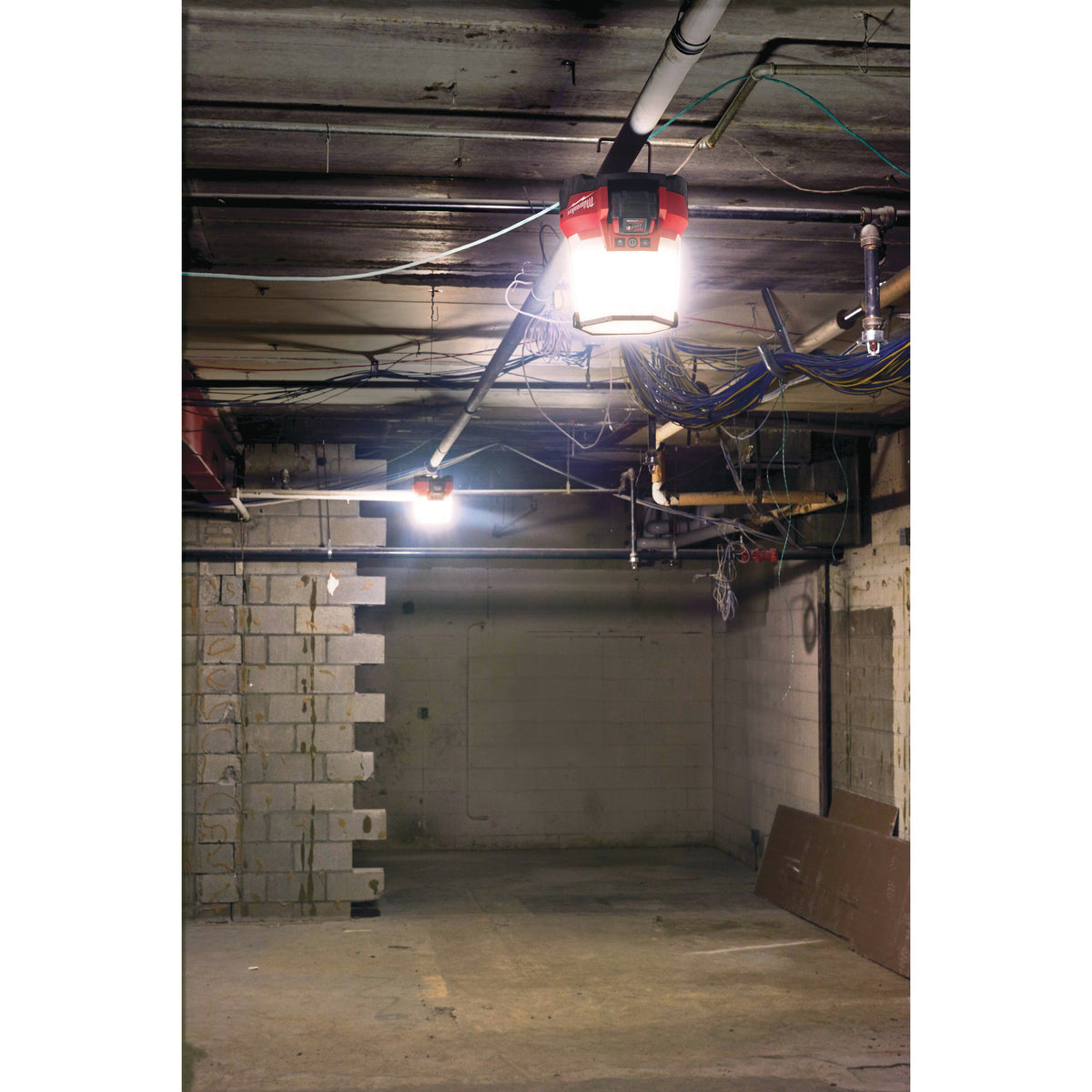 Milwaukee Foco de área compacto LED M18™ ONE-KEY™ TRUEVIEW™, híbrido AC/DC, protección IP54 M18ONESLSP-0 — imagen 3