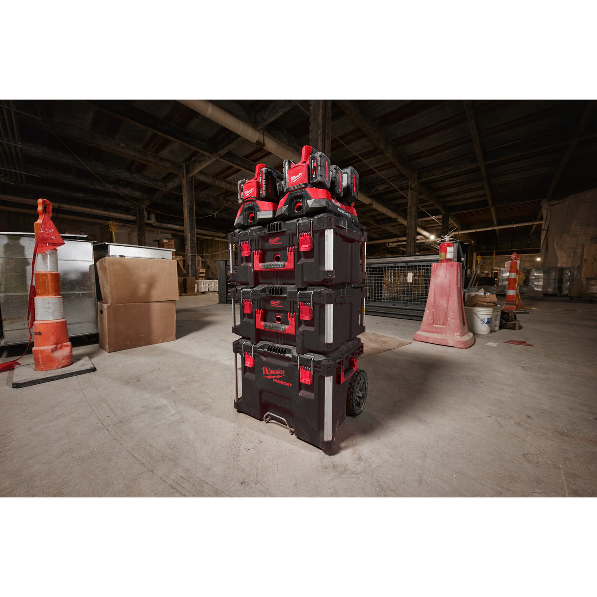 Milwaukee Cargador multipuerto rápido M18™ PACKOUT™, 6 puertos de carga secuencial M18PC6 — imagen 3