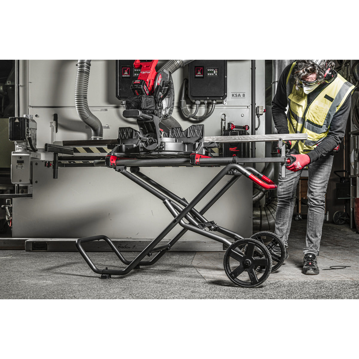 Milwaukee Banco universal plegable para ingletadora extensible hasta 2,8m, tensión máxima 136kg MSUV280 — imagen 2