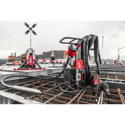 Milwaukee Vibrador de hormigón de mochila MX FUEL™ con ONE-KEY™ MXFCVBP-0 — imagen 2