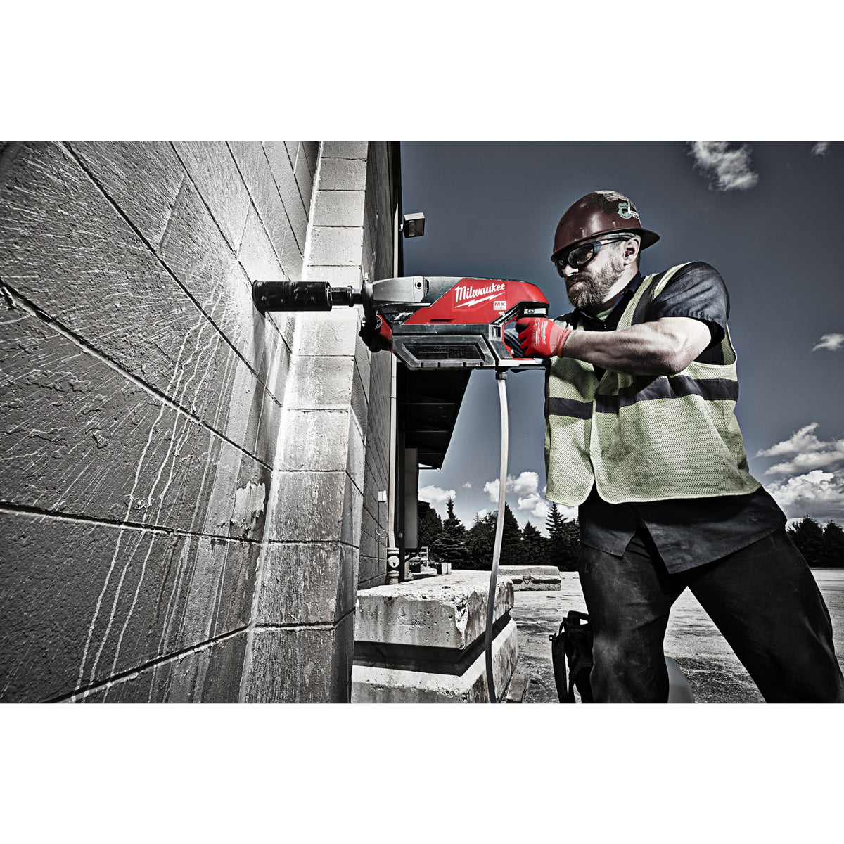 Milwaukee Perforadora de diamante MX FUEL™ de 150mm de capacidad máxima de perforación con ONE-KEY™ MXFDCD150-0C — imagen 2