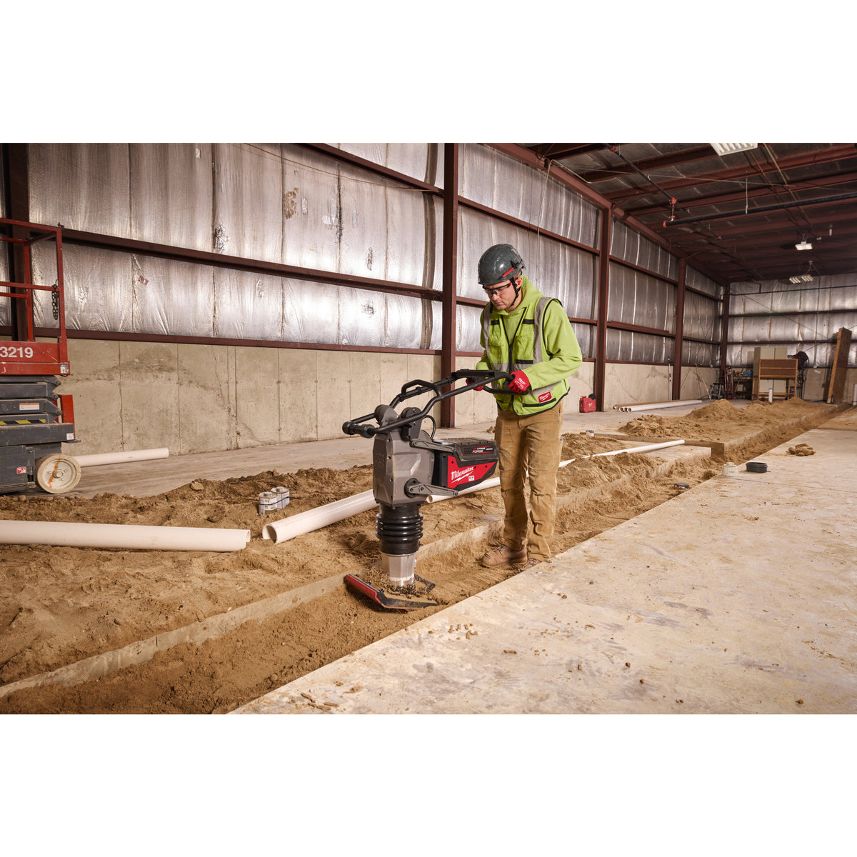Milwaukee Pisón compactador con ONE-KEY™, rendimiento equivalente a gasolina MXFRAM60-0 — imagen 2