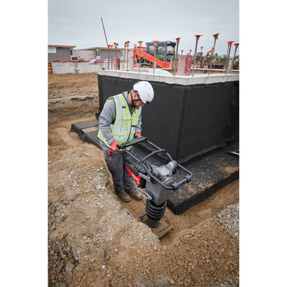 Milwaukee Pisón compactador con ONE-KEY™, rendimiento equivalente a gasolina MXFRAM60-122IN2 — imagen 3