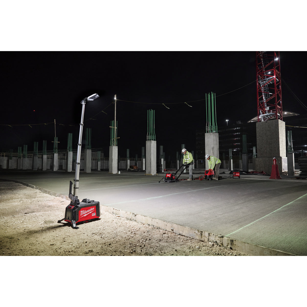 Milwaukee Torre de iluminación compacta MX FUEL™ de 15.000 lúmenes MXFTLIC-0 — imagen 2