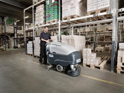Fregadora de conductor a pie Nilfisk SC800 86D W240 OBC BR