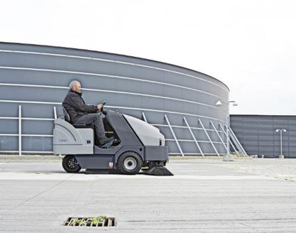 Barredora de conductor sentado Nilfisk SWEEPER SR 1601 LPG3