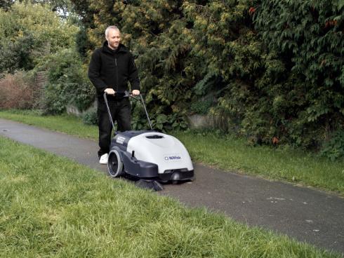 Barredora de conductor a pie Nilfisk SWEEPER SW750 W/O BATTERY