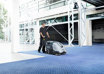 Barredora de conductor a pie Nilfisk SWEEPER SW900 33B