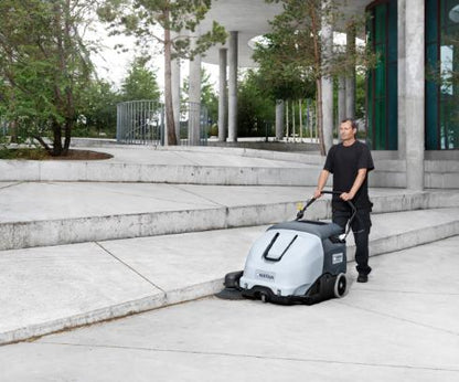 Barredora de conductor a pie Nilfisk SWEEPER SW900 33B