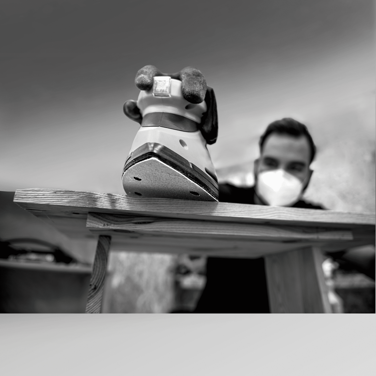 Triángulo de Lija 143X143X102 con 5 Agujeros - 10 UN VITO