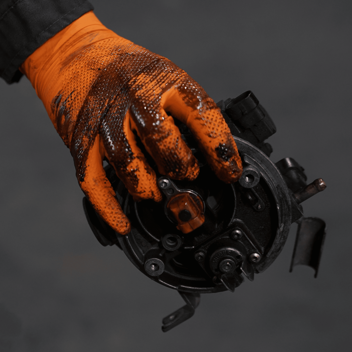 Guante de Nitrilo Ultrarresistente Naranja sin Polvo – 50 UN VITO