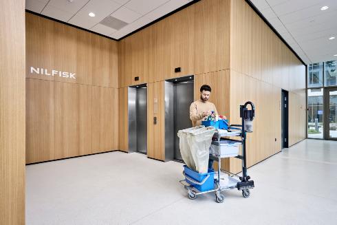 Aspirador vertical Nilfisk VU200